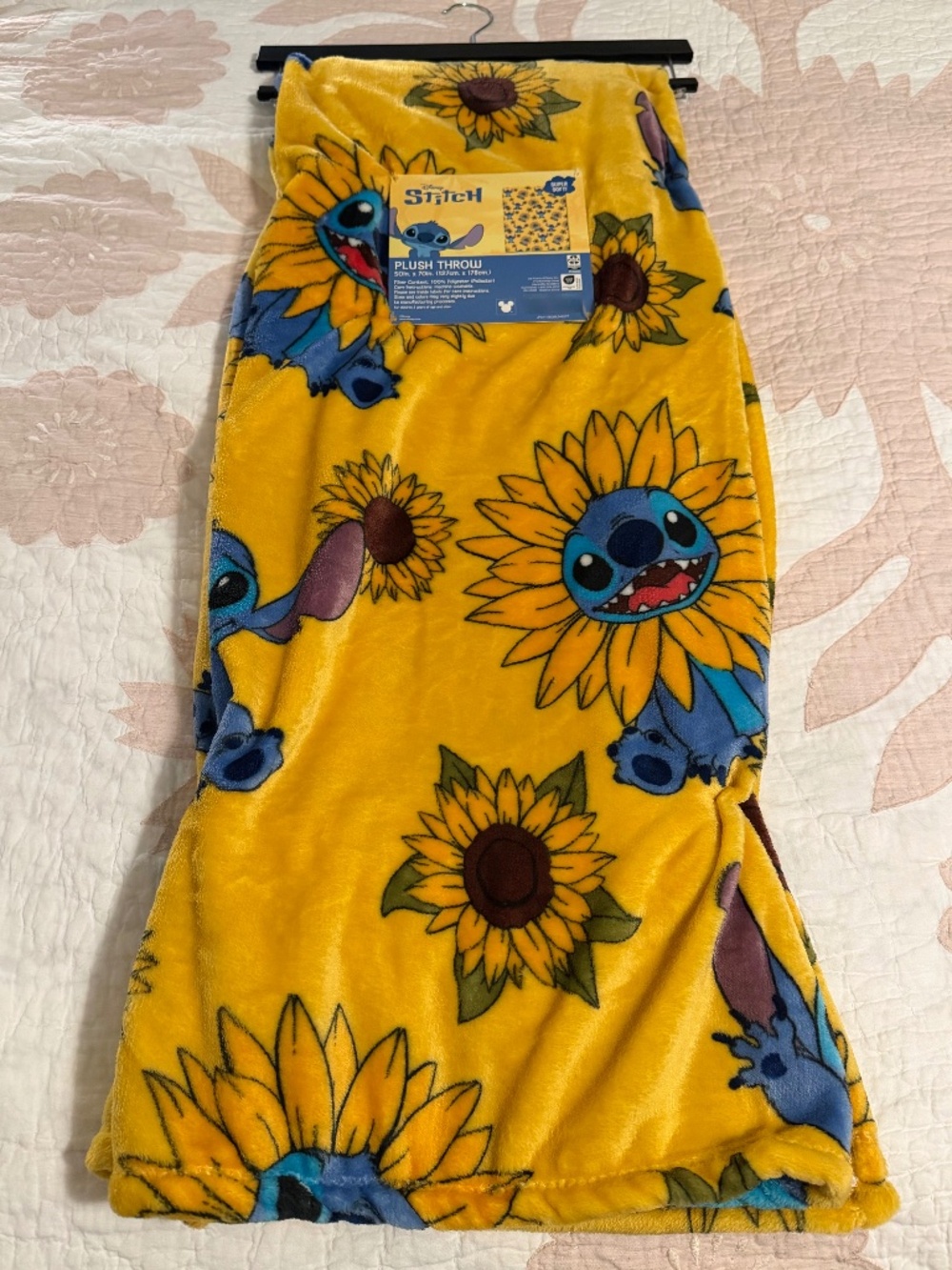 NWT - Disney Stitch Sunflower Super Plush Throw Blanket 50x70